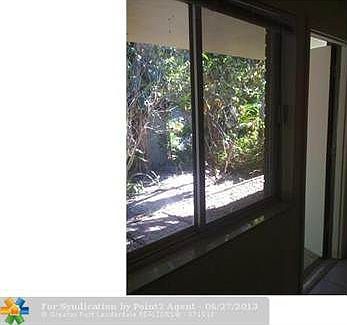 4th image of 611 NE 29th Dr APT 4-A