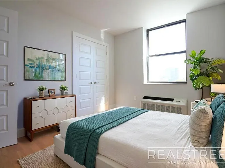 90-02 Queens Blvd #408 — Photo 5