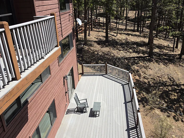 697 Northwestern Pl — Photo 38