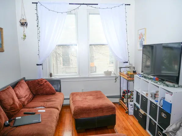 237 W 3rd St #2, Boston, MA 02127