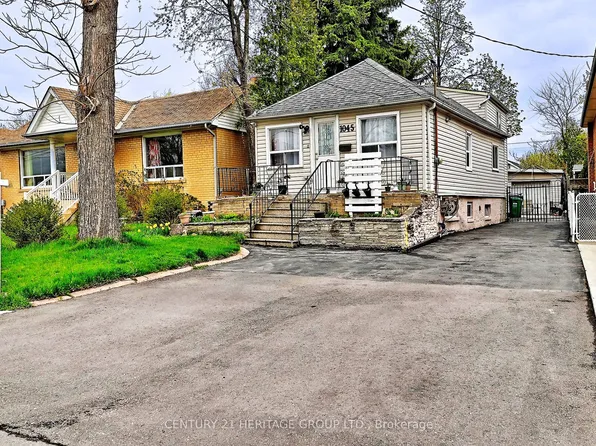 1045 East Ave, Mississauga, ON L5E 1X1