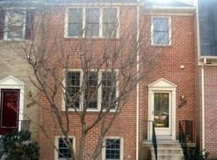 7704 Shootingstar Dr, Springfield, VA 22152