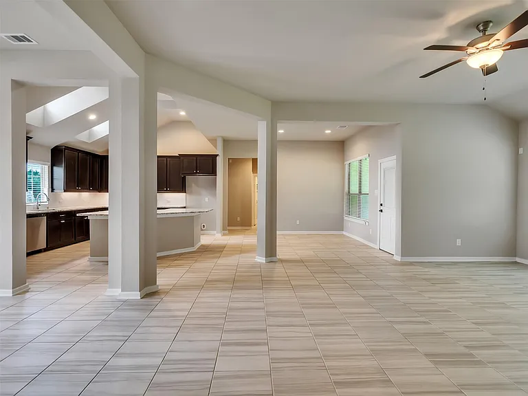 8510 Amber Bend Dr — Photo 12