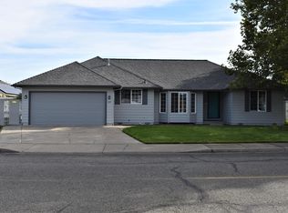 1107 SW Kokanee Ln, Grants Pass, OR 97527