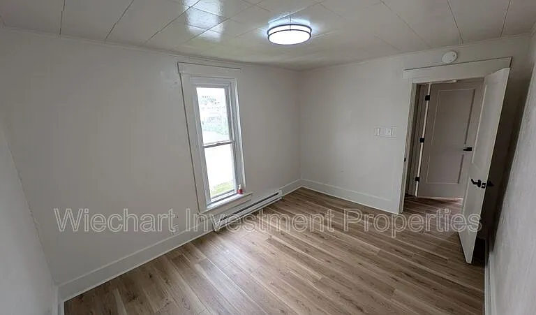 1028 W Wayne St — Photo 4