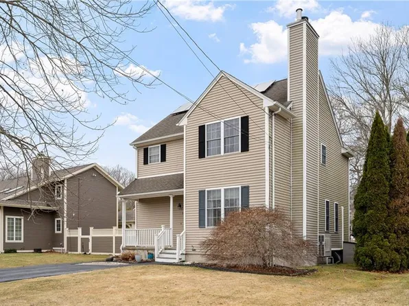 11 Basswood Dr, Bristol, RI 02809