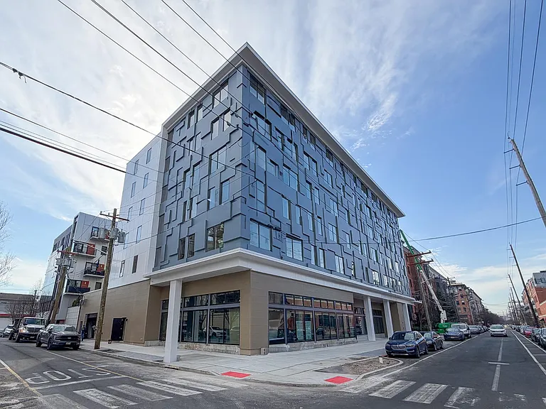 921 Madison St #204 — Photo 21