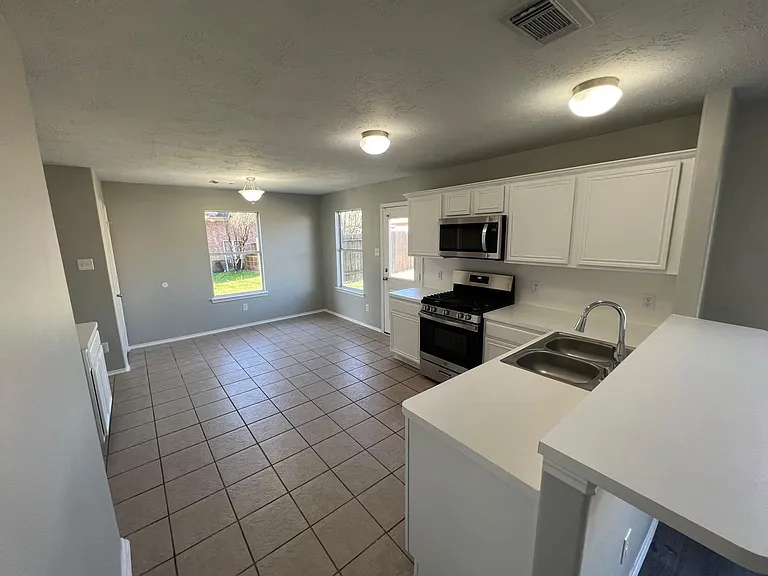 19451 Nasworthy Dr — Photo 18