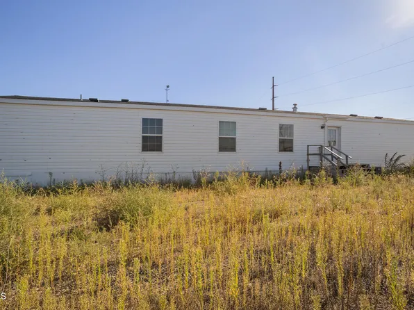 5027 Jackson St, Williston, ND 58801