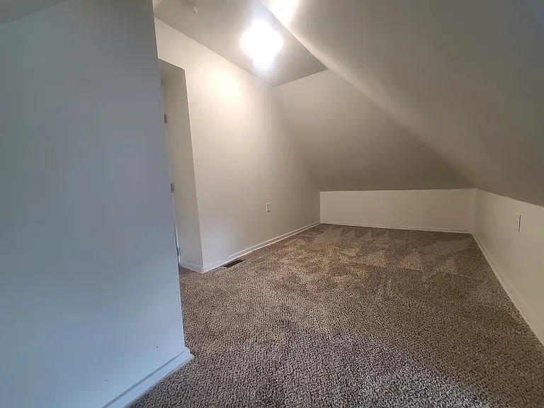35 E Woodrow Ave — Photo 16