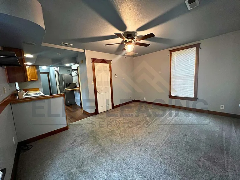 424 SW Fillmore St — Photo 3