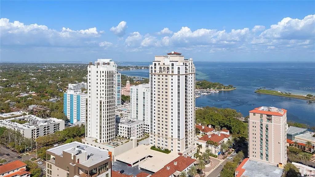 2 bed, 2.0 bath, 1686 sqft, $7,500 — Photo 1