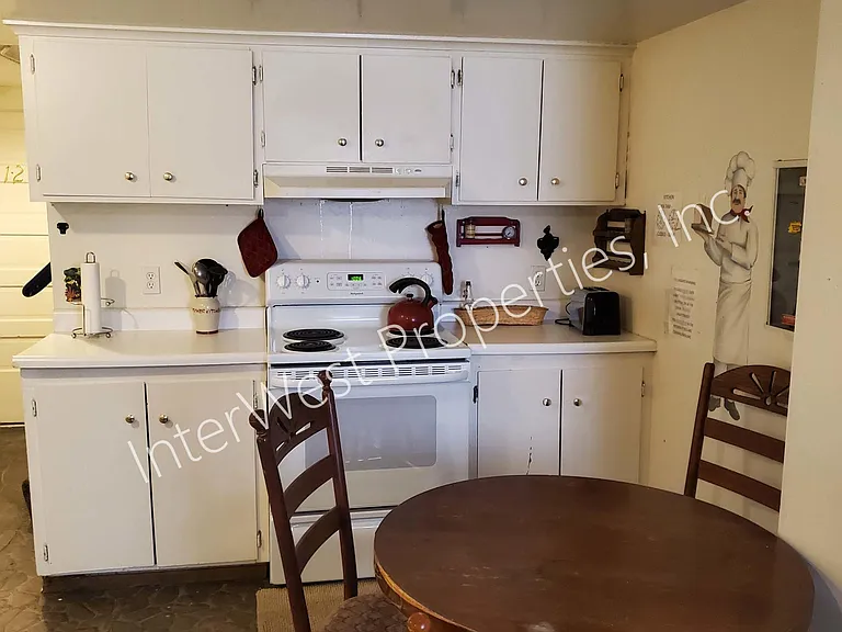 2257 NW Hoyt St #7 — Photo 8