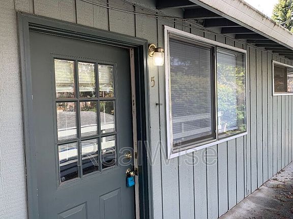 3rd image of 801 Ashland St APT 5