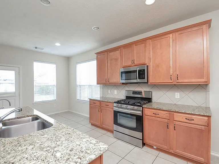 25811 Misty Mountain Ln — Photo 10