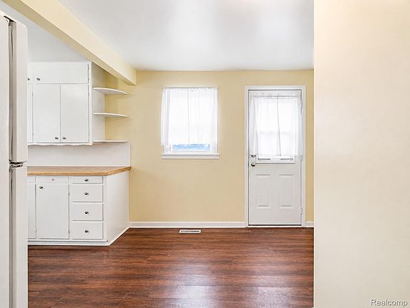 5th image of 3316 Lockhead St