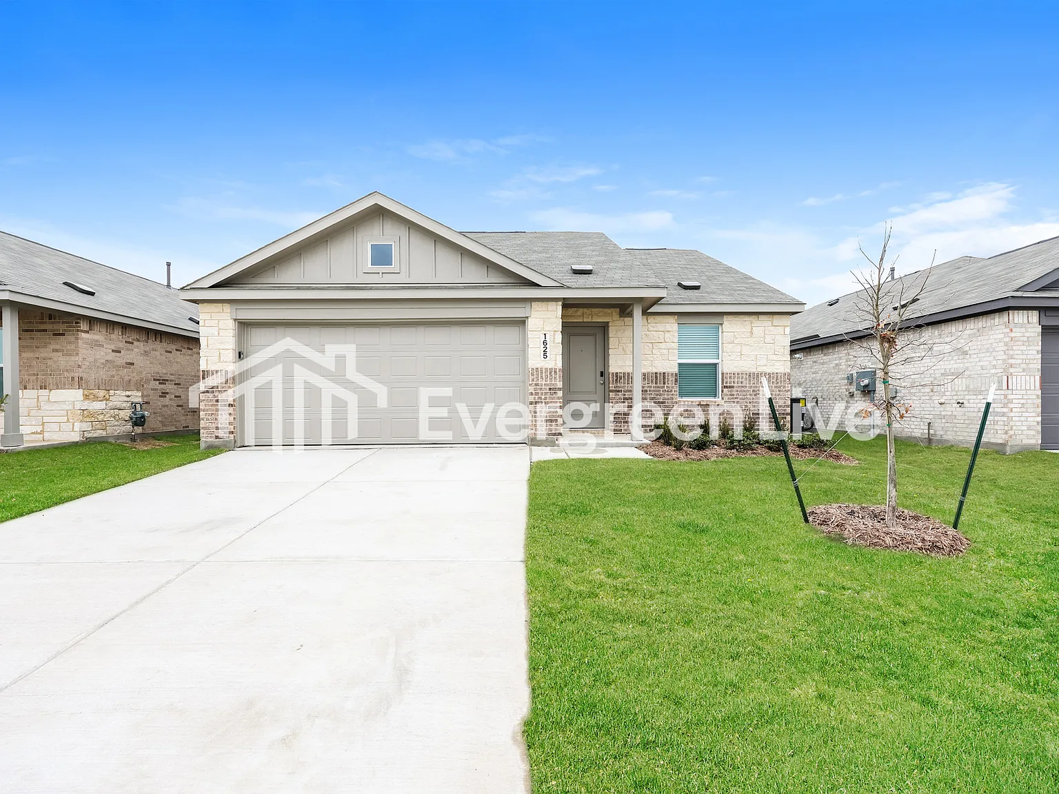 3 bed, 2.0 bath, 1522 sqft, $1,745 — Photo 1