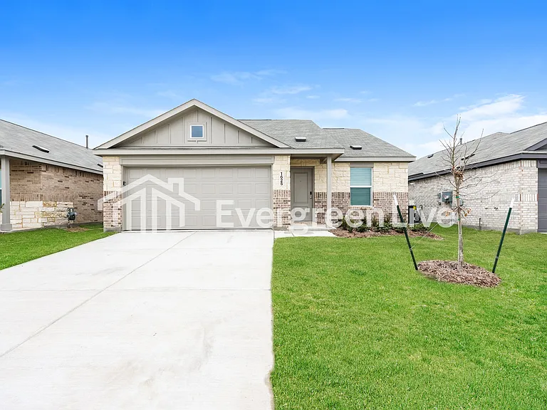 1625 Sparrow Hawk Rd — Photo 1