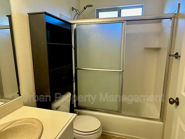 528 W 810th St S — Photo 20