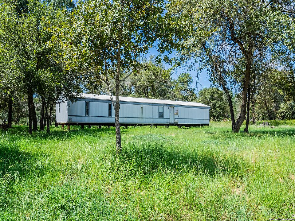 1st image of 1810 Hackberry Hill