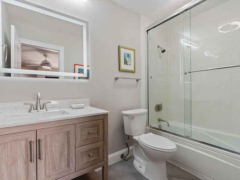 16 Portside Dr #16C — Photo 46
