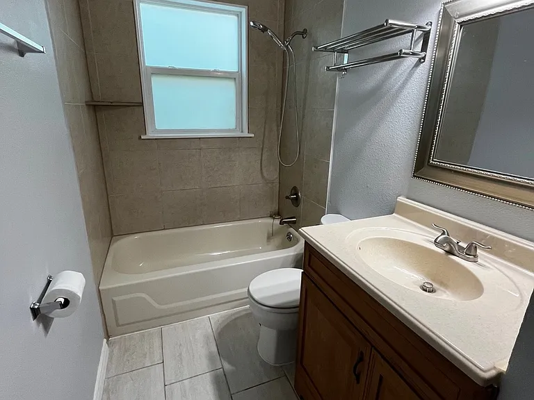 442 Elm St #A — Photo 6