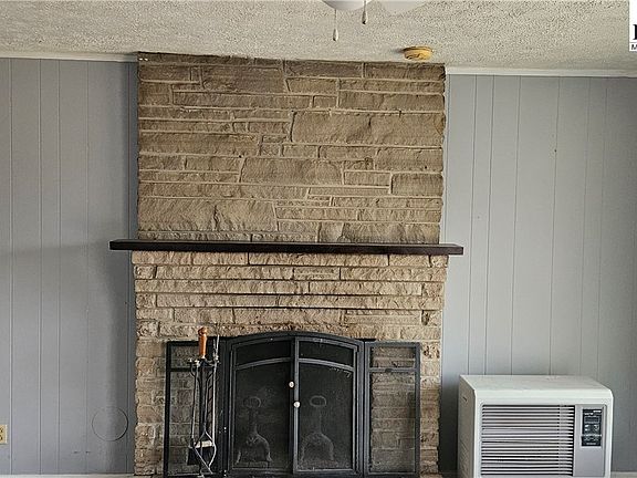 3rd image of 183 Maple Road