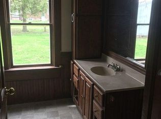 110 S 4th St, Avoca, WI 53506