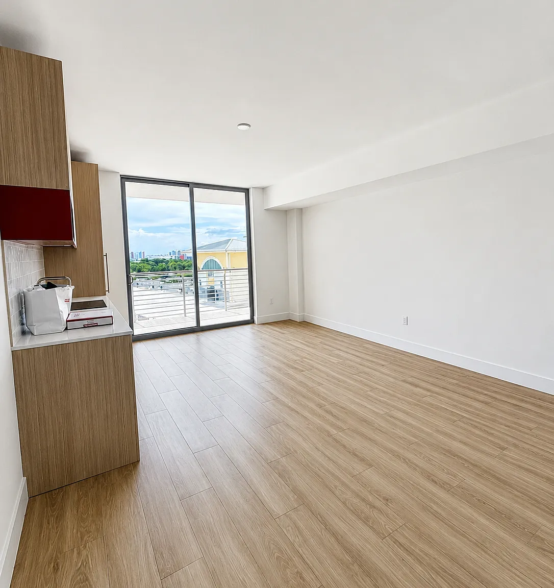 Studio, 569 sqft, $2,800 — Photo 4