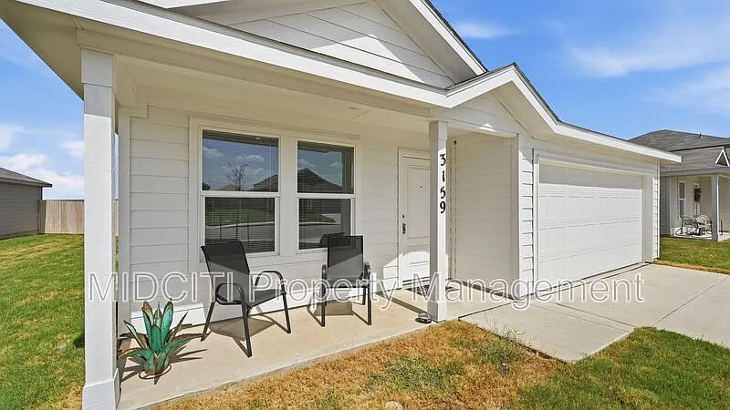 3 bed, 2.0 bath, 1474 sqft, $1,850 — Photo 2