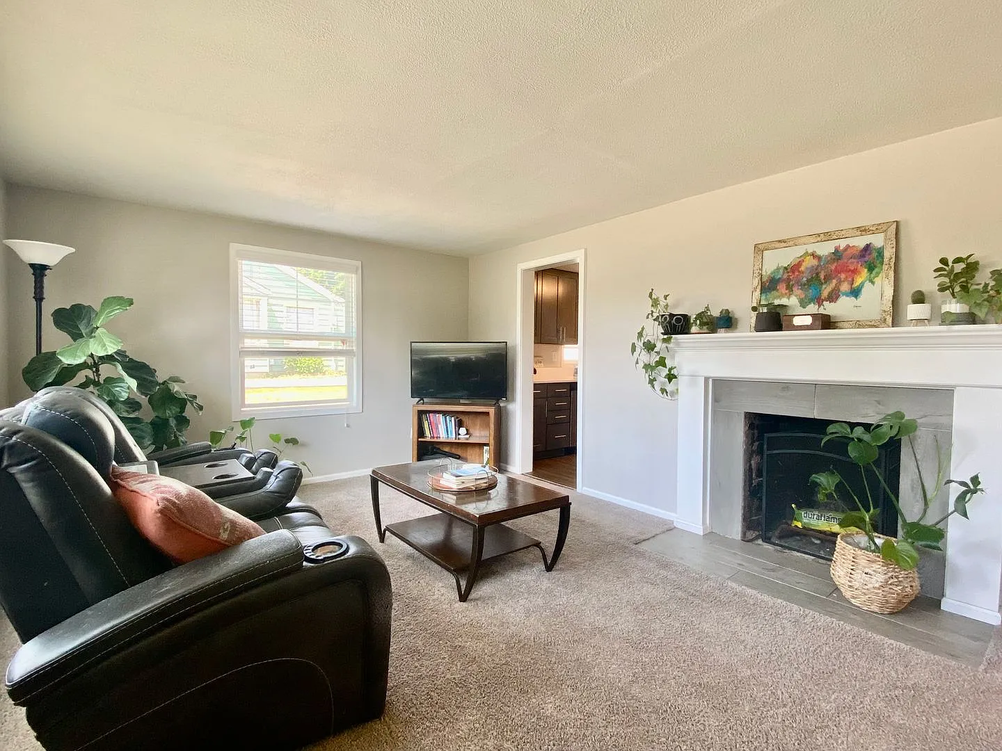 4 bedroom Seatac rambler w/ large yard — Photo 3