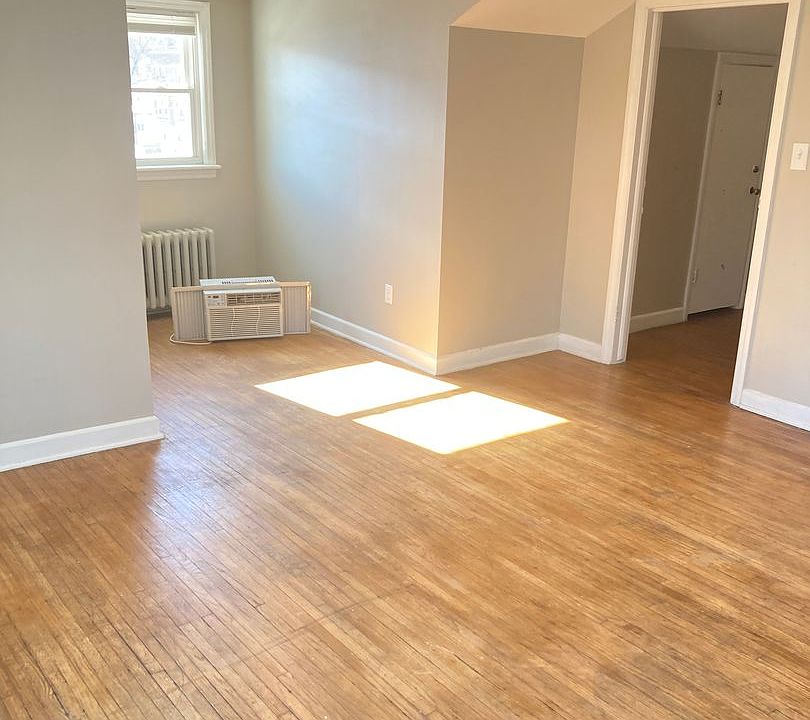 1st image of 406 W Buell Ave Floor 3