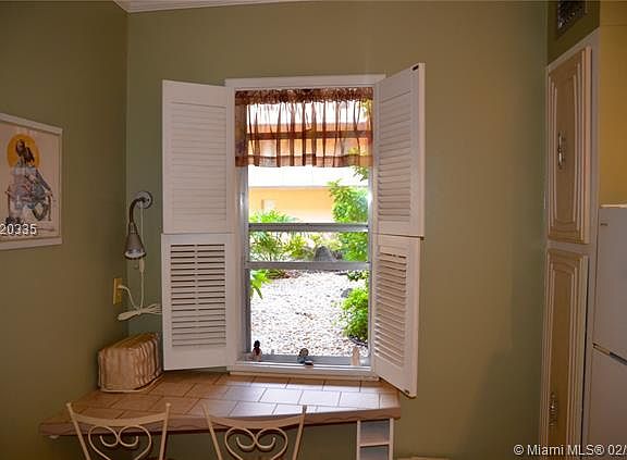 3rd image of 2841 Somerset Dr APT 105