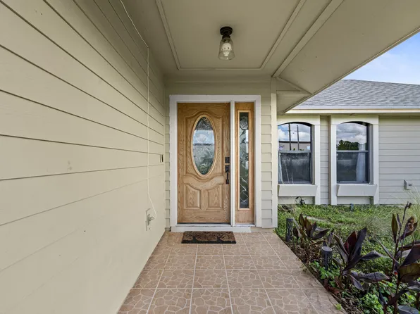 1266 SW Alesio Lane, Port St Lucie, FL 34953