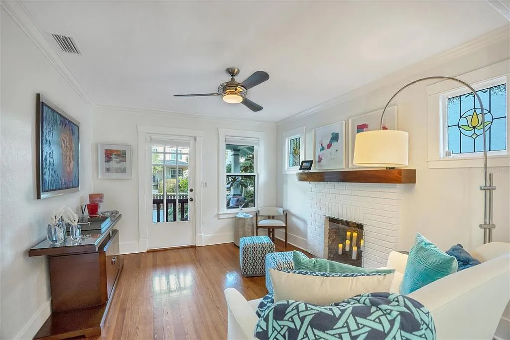 3 bed, 2.0 bath, 1531 sqft, $7,500 — Photo 2