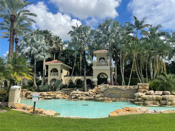 7542 NW 23rd St, Hollywood, FL 33024