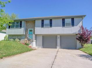 1112 NE Bryco Dr, Lees Summit, MO 64086