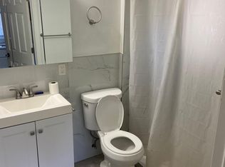 18 Soundview Rd #2, Huntington, NY 11743