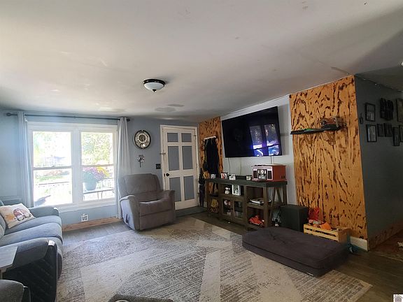 5th image of 246 Butler Ln