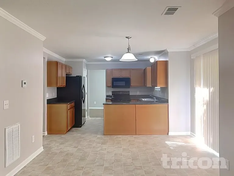 711 Archers Ln — Photo 5
