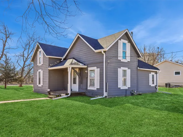 106 Arch Ave NE, Mitchellville, IA 50169