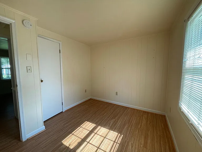108 Montgomery St #B — Photo 7