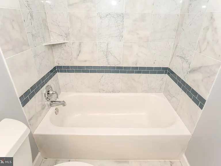 947 S Scott St — Photo 10