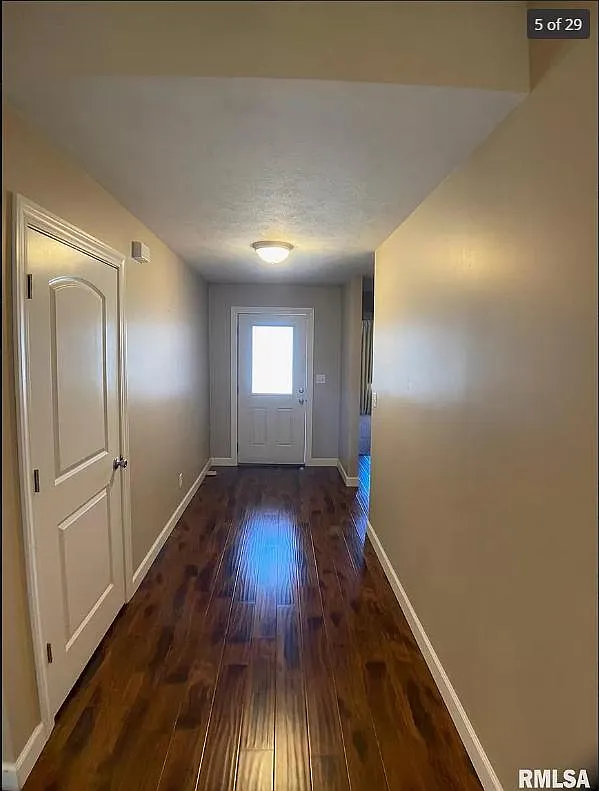 4 bed, 2800 sqft, $2,700 — Photo 3