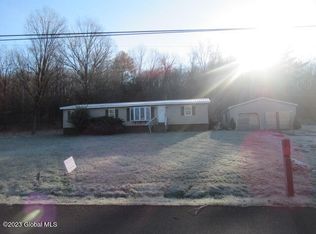 683 Knickerbocker Rd, Schaghticoke, NY 12154