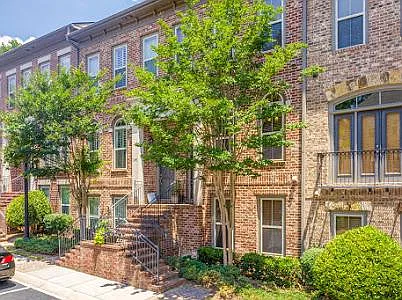 3 bed, 3.5 bath, 2099 sqft, $3,150 — Photo 2