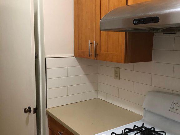 3rd image of 58 Ross Aly Unit 2
