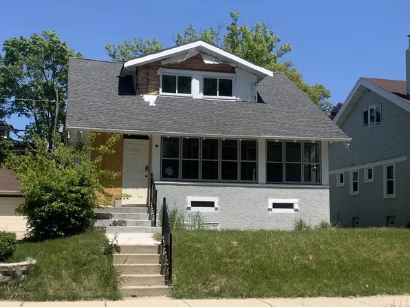 3026 South Superior STREET, Milwaukee, WI 53207