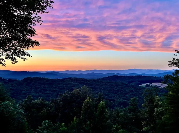 416 Autumn Hills Dr, Morganton, GA 30560