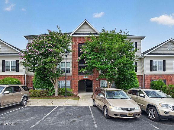 2nd image of 2801 Bloomfield Lane Unit 201